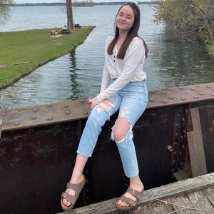 Meet your Posher, Ava